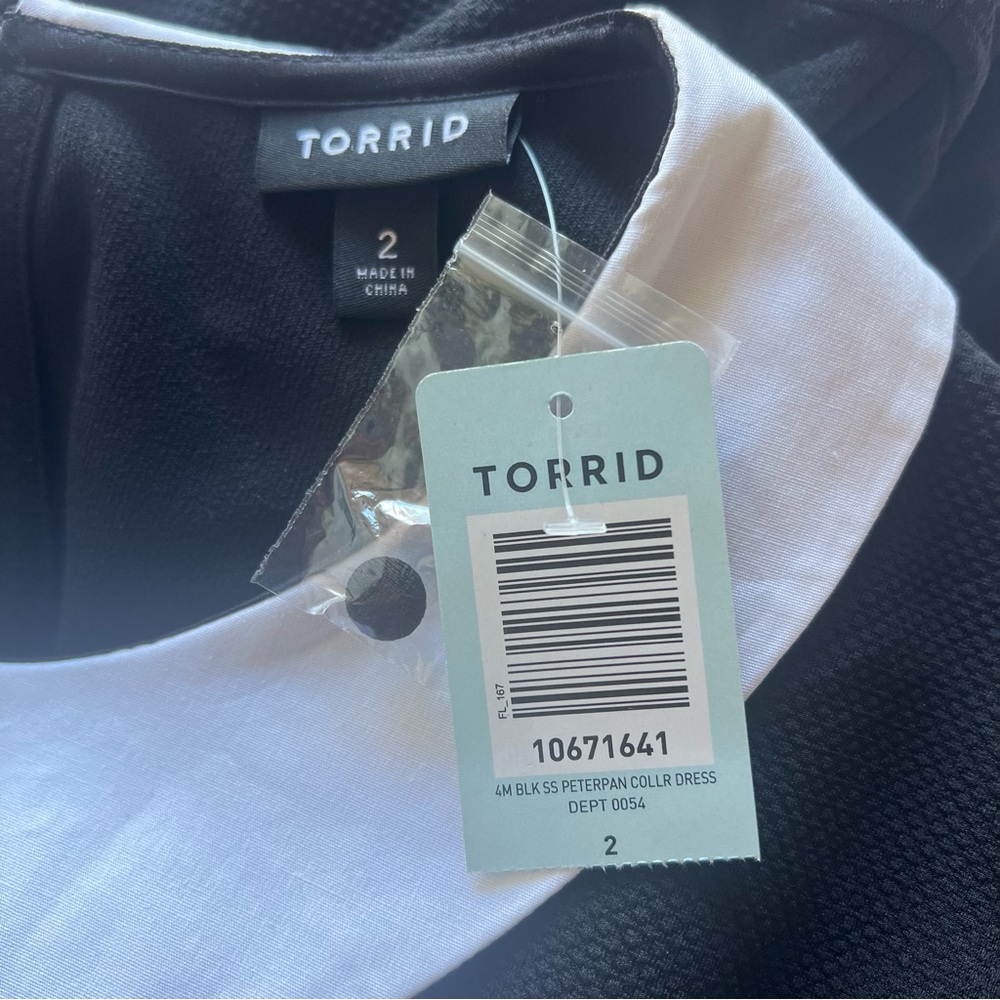 Torrid Black Dress White Peter Pan Collar 2x 18/20 plus size costume Wednesday - Picture 7 of 14